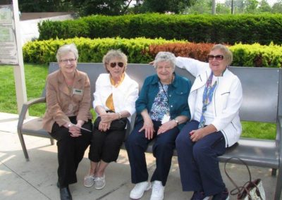 Fun in the Sun: Can’t-Miss Summer Activities for Seniors in Elmhurst, IL